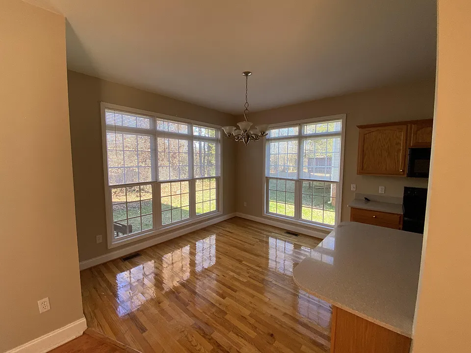 208 Summergrass Dr