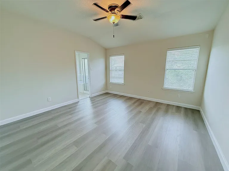 26430 Richwood Oaks Dr — Photo 23
