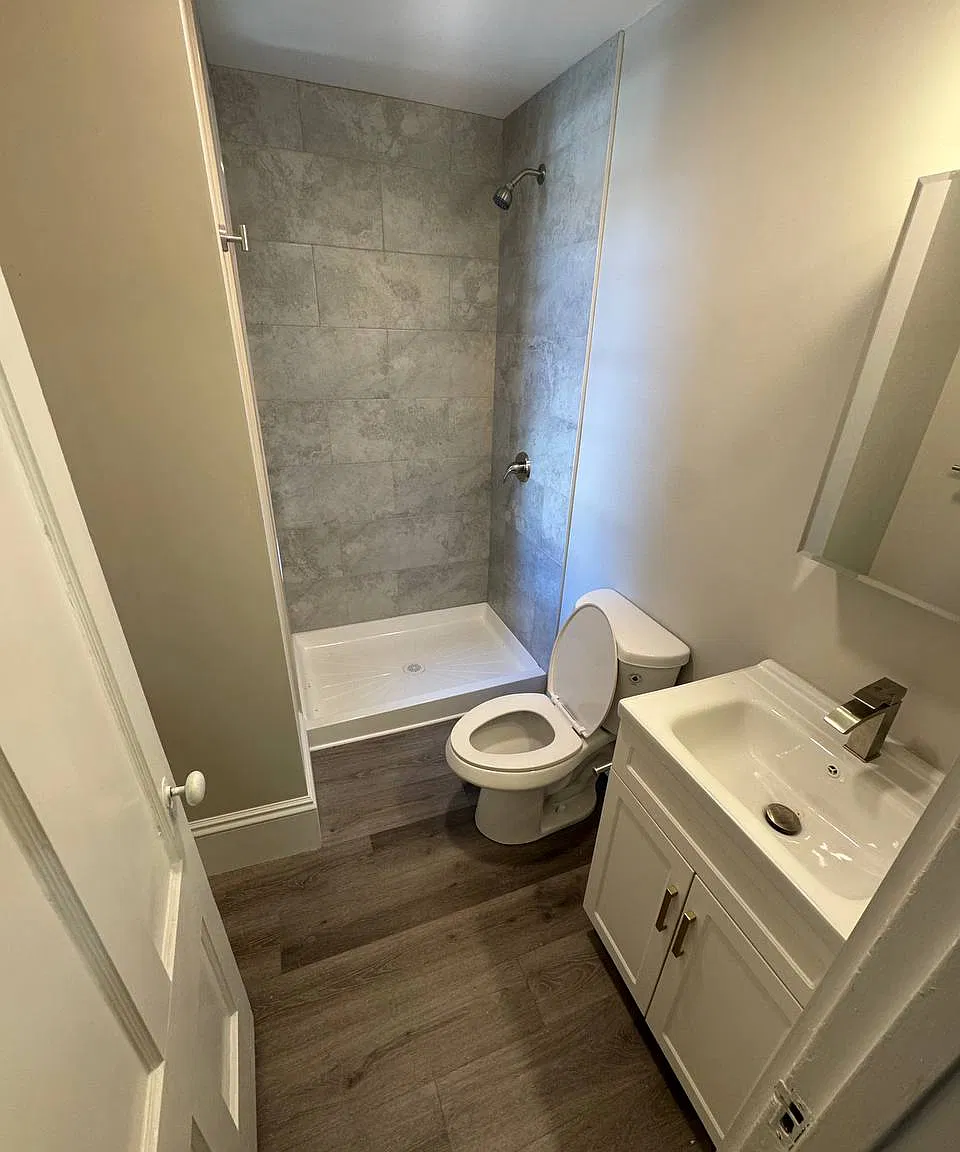 2 bed, 700 sqft, $3,300 — Photo 2