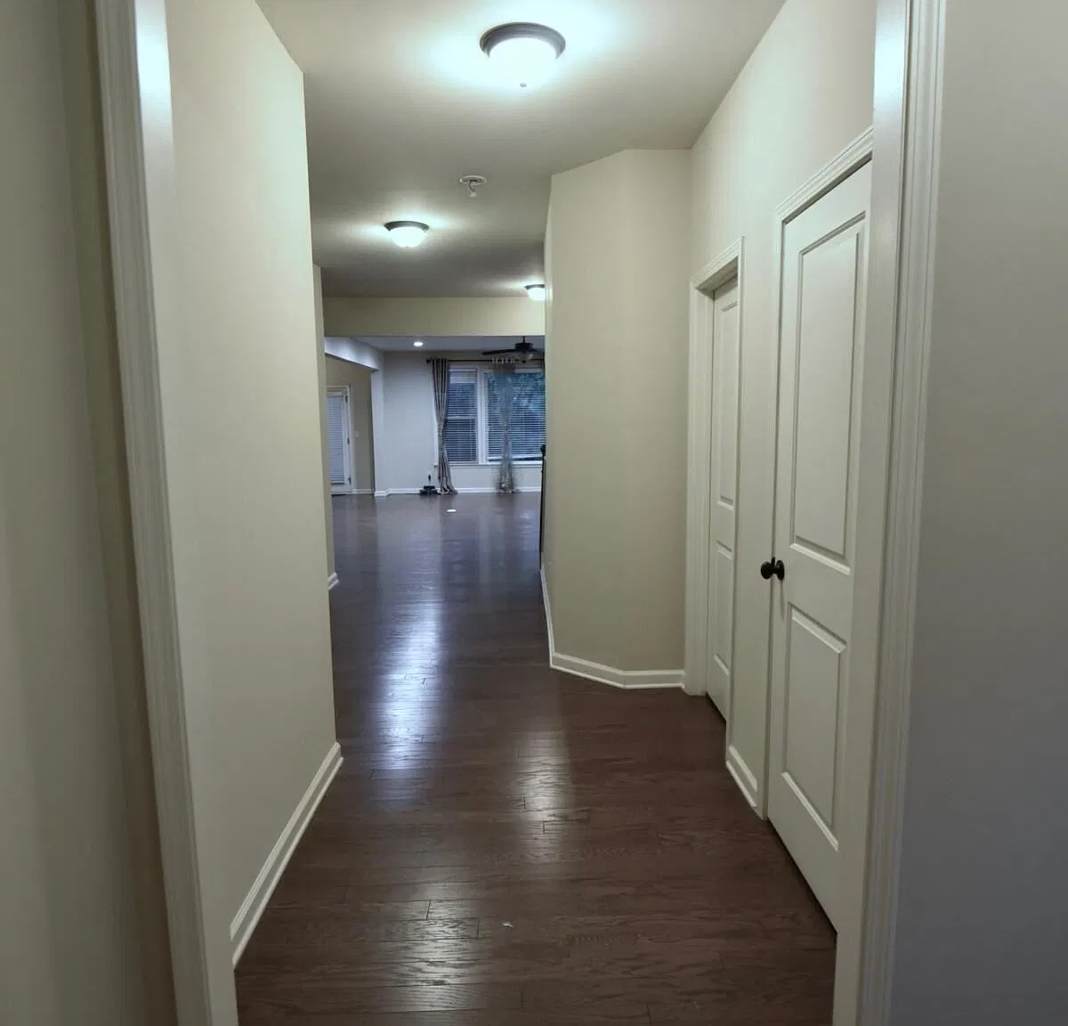 4 bed, 3.5 bath, 3200 sqft, $3,200 — Photo 4