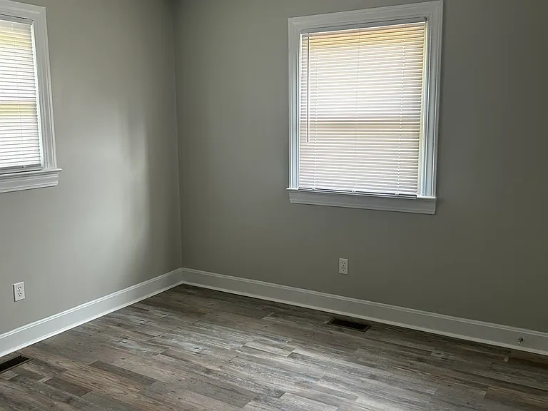 3517 Northern Hills Dr — Photo 9
