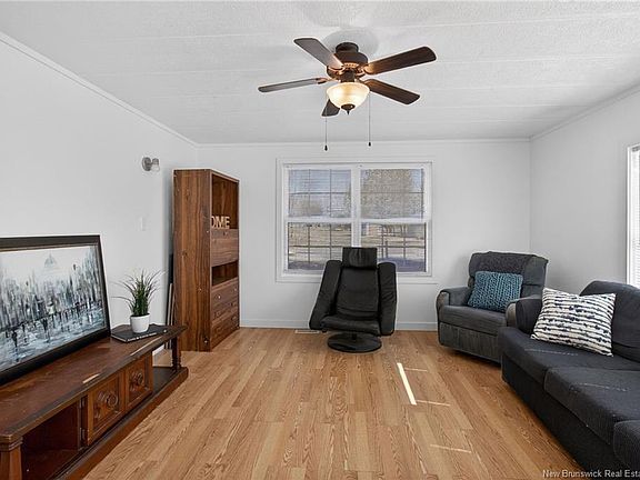 3rd image of 84 Biddington Ave