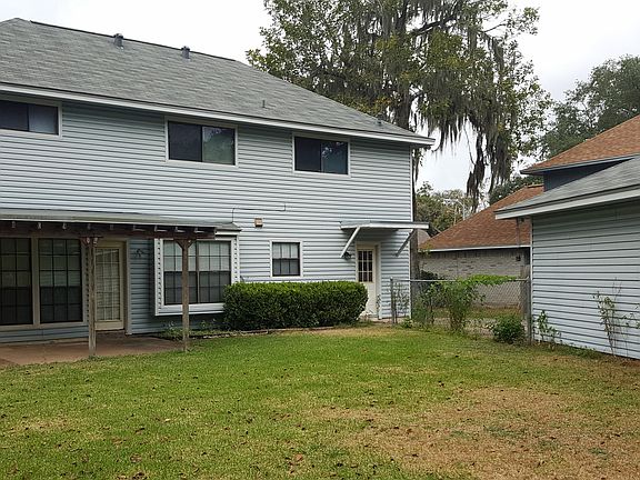 2nd image of 226 Wedgewood St