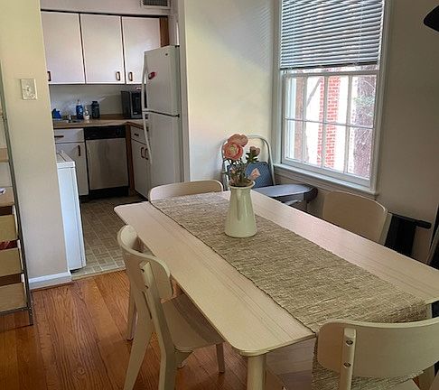 3rd image of 1921 King St #3