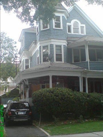 2nd image of 420 Marlborough Rd