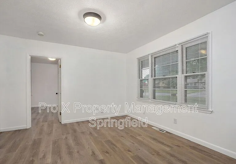 906 N Belview Ave — Photo 7