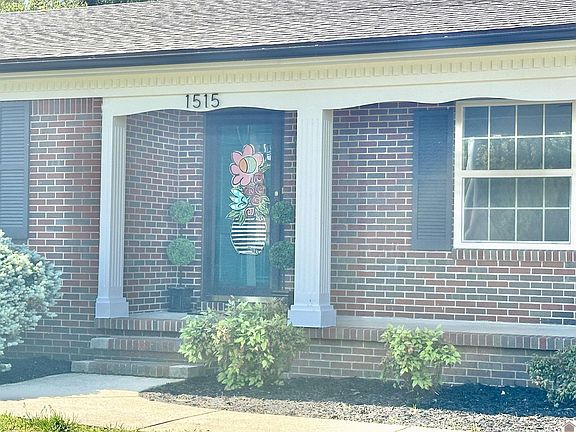 3rd image of 1515 Kirkwood Dr