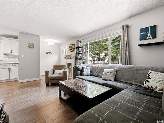 3rd image of 1566 Grosvenor STREET