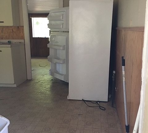 3rd image of 8314 Stevenson St