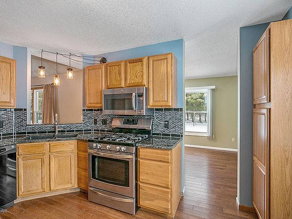 3rd image of 6980 Country Meadows Dr