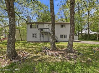 3188 Hamlet Dr, Tobyhanna, PA 18466