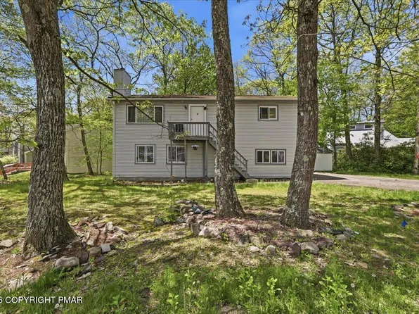 3188 Hamlet Dr, Tobyhanna, PA 18466