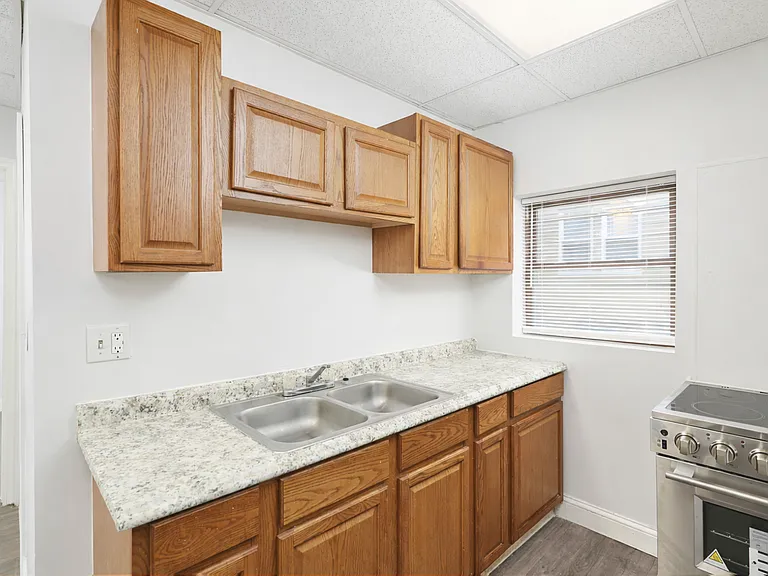 164 Brittain Rd #6 — Photo 3
