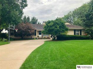 12823 Nicholas St, Omaha, NE 68154