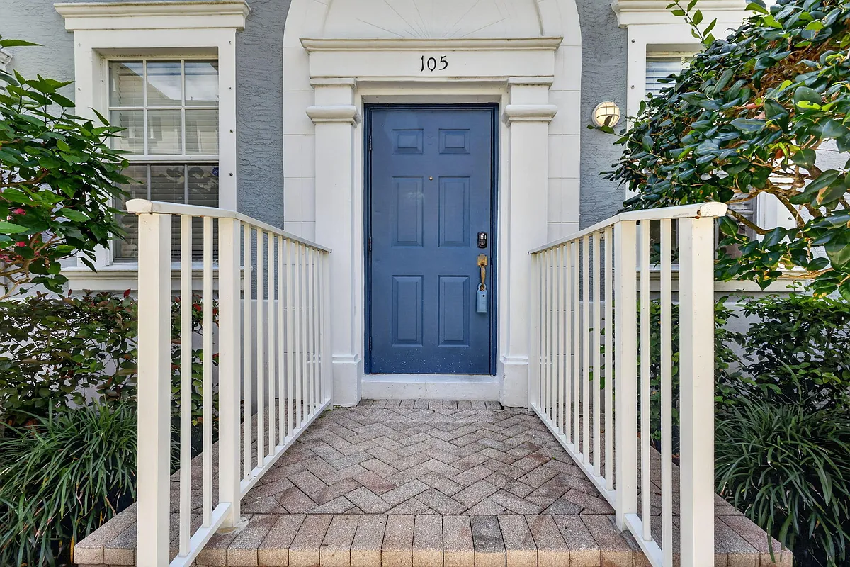 Building Photo - 115 Pond Apple Ln #105