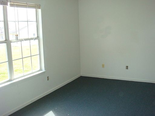 2nd image of 104 Nicole Ct