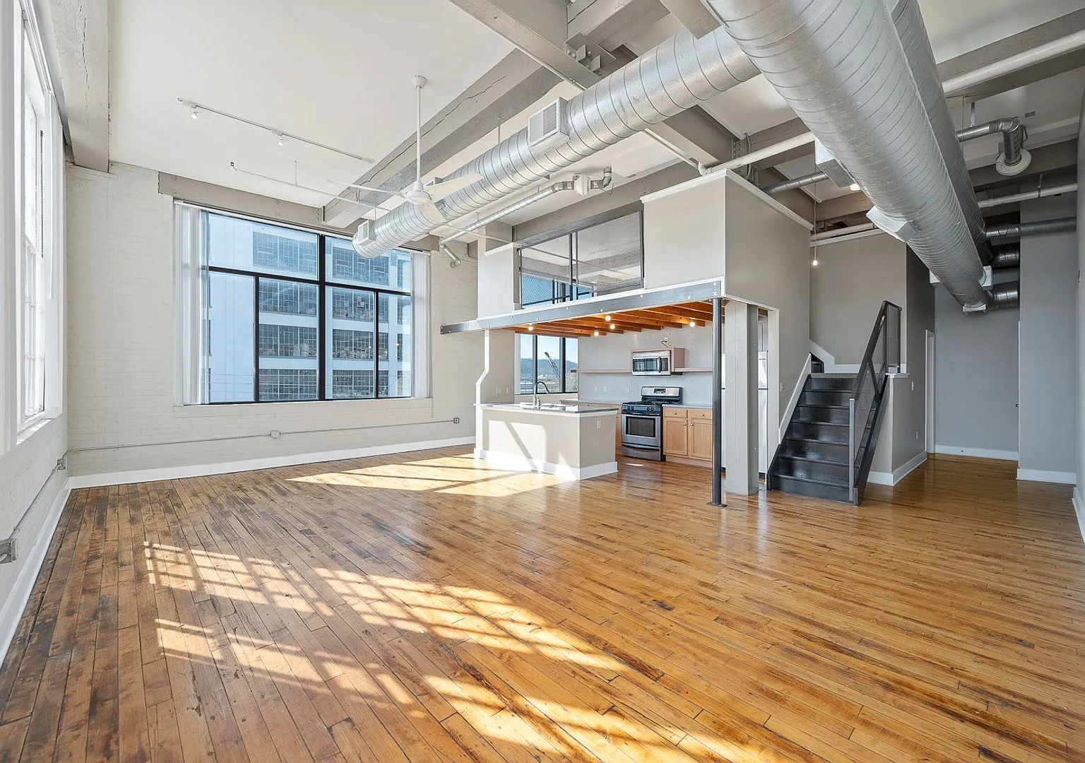 Machine Flats — Photo 2