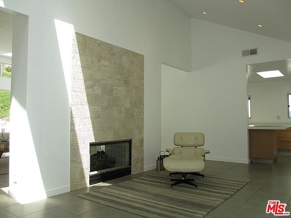 5th image of 1015 N Bundy Dr