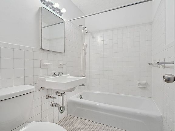 3rd image of 100 Beekman St APT 27F