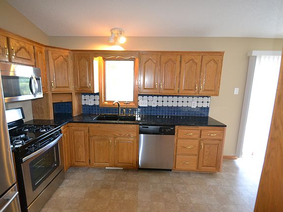4th image of 9327 Jamestown St NE
