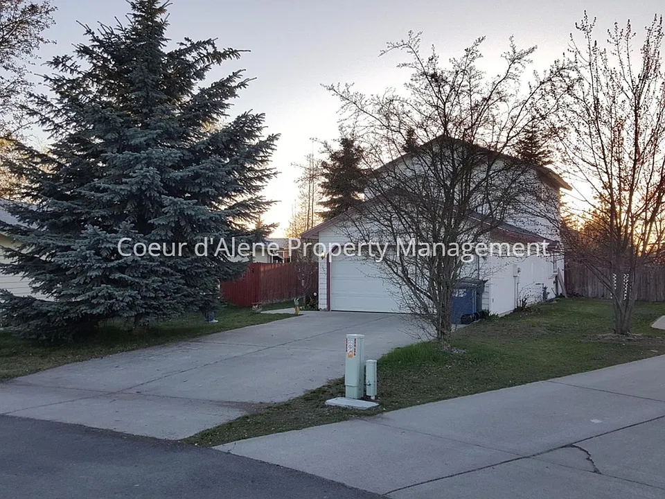10557 N Camp Ct