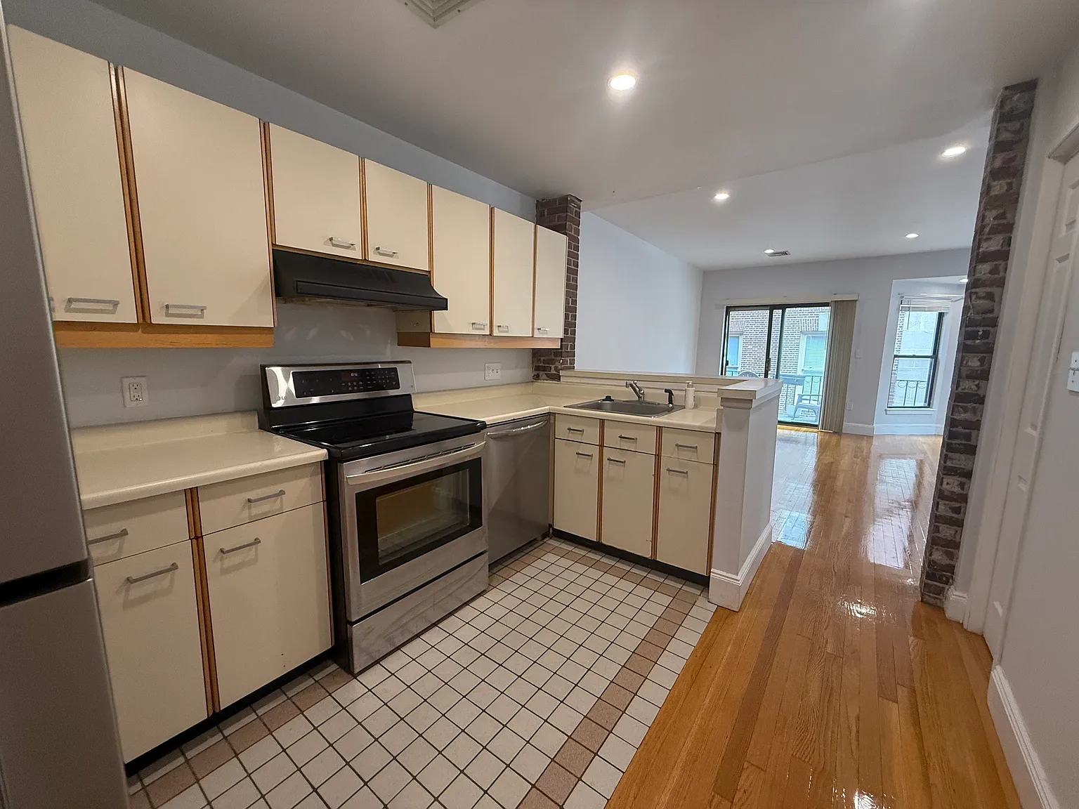 42 Worcester Sq — Photo 2