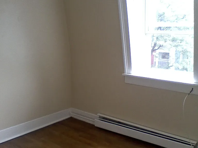 390 Madison Ave #4 — Photo 7