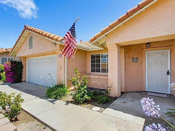 3rd image of 2194 Luz Way