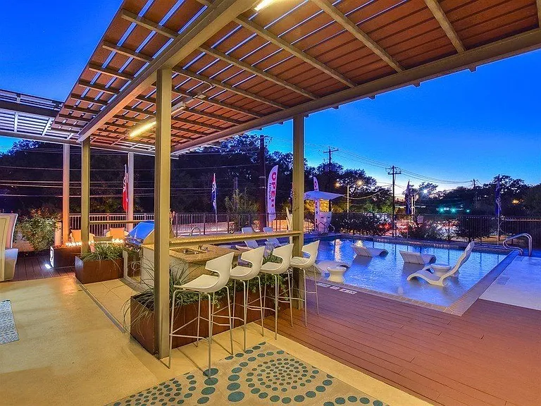 1900 Barton Springs Rd #2037 — Photo 17