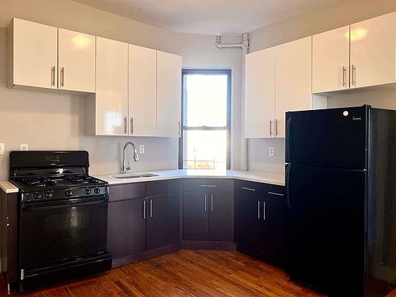 2nd image of 621 Metropolitan Ave #15B