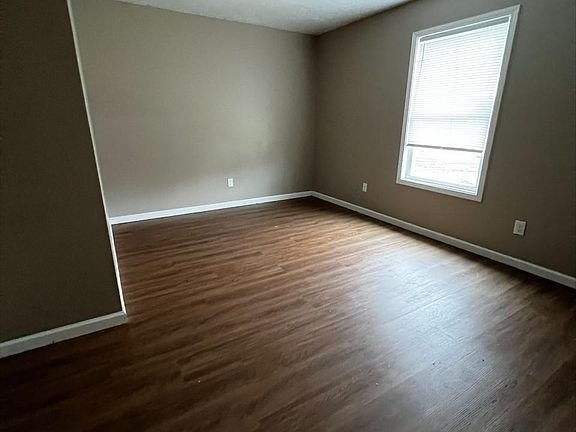 3rd image of 129 Reynolds Ave