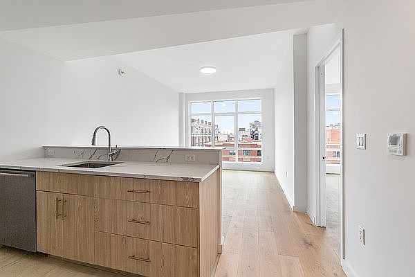 1st image of 1516 Park Ave #2C