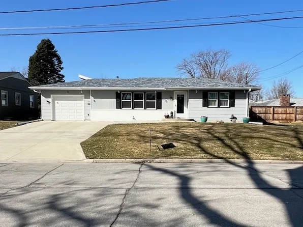 903 E 15th St S, Newton, IA 50208