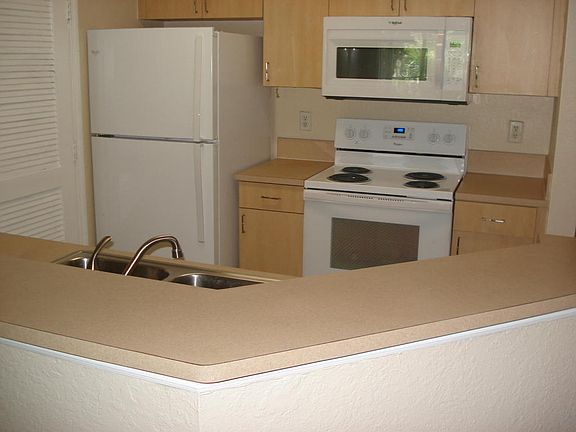 3rd image of 1003 Belmont Pl