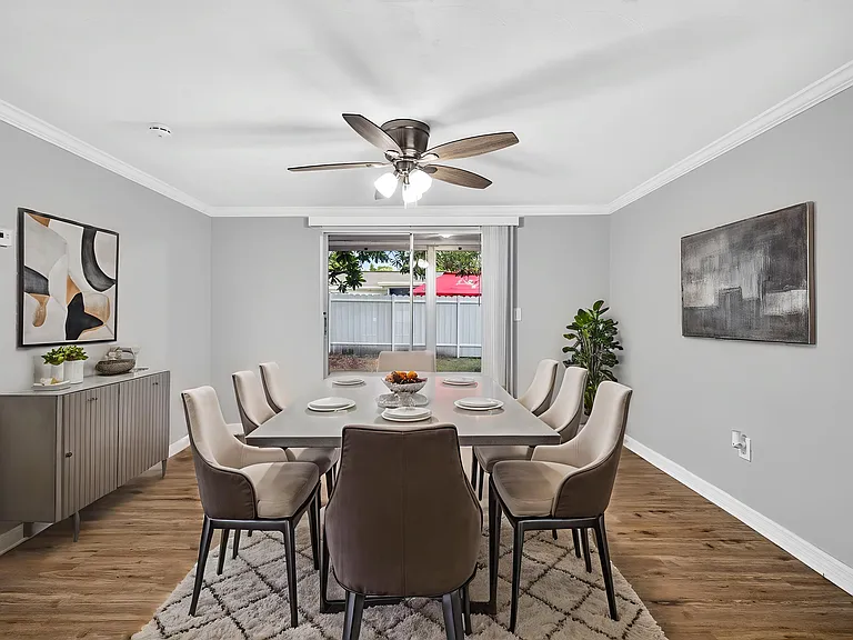 7605 Ilex Dr — Photo 8
