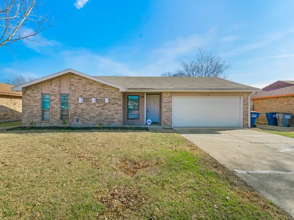 2738 Town North Dr, Lancaster, TX 75134