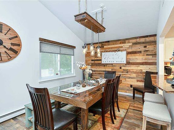 4th image of 85 Elmhurst Ave
