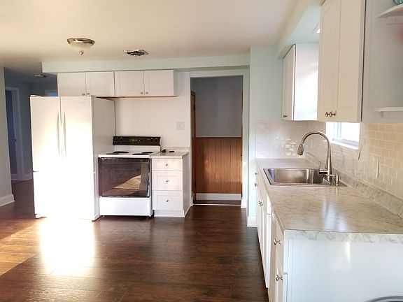 4th image of 77 Tillotson Ave