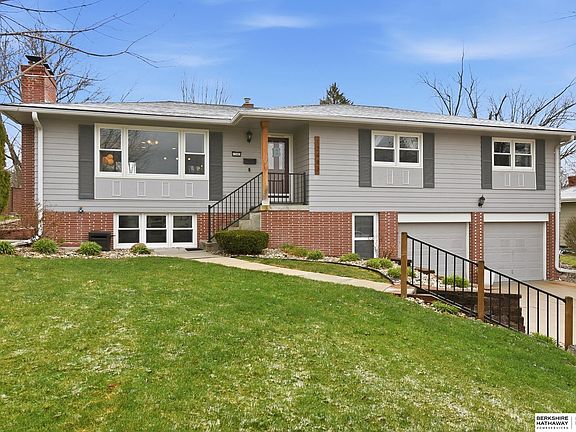 2nd image of 12483 Woodcrest Dr