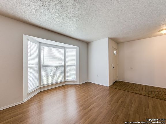 5th image of 15907 Quail Cir