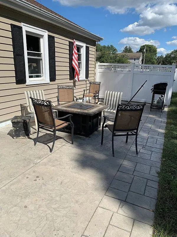 3 bed, 1500 sqft, $2,775 — Photo 3