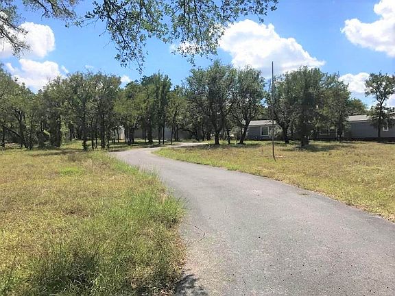 3rd image of 437 County Road 118