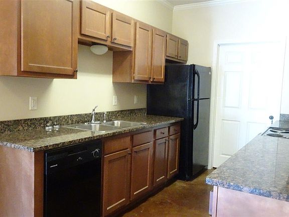 4th image of 129 Flagstone Dr