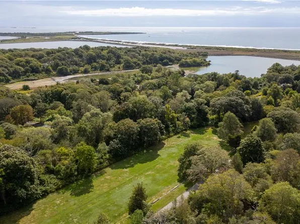 141 Gray Craig Rd, Middletown, RI 02842