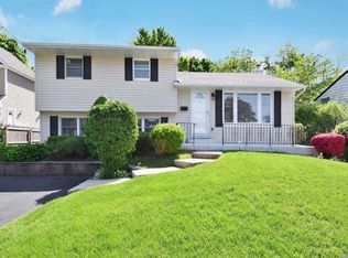 9 Deer Ln, Jericho, NY 11753