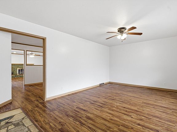 3rd image of 823 S Barnes Avenue