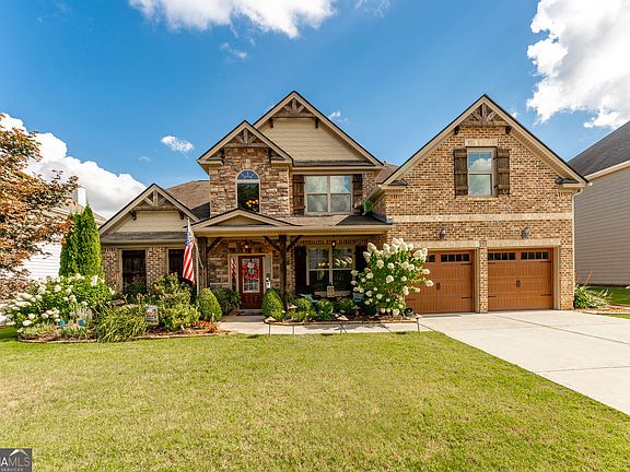 3rd image of 96 Ashbury Cir