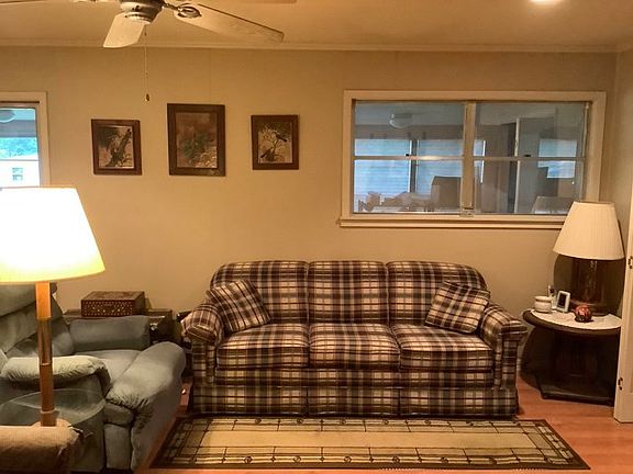 3rd image of 804 Johnson Ave