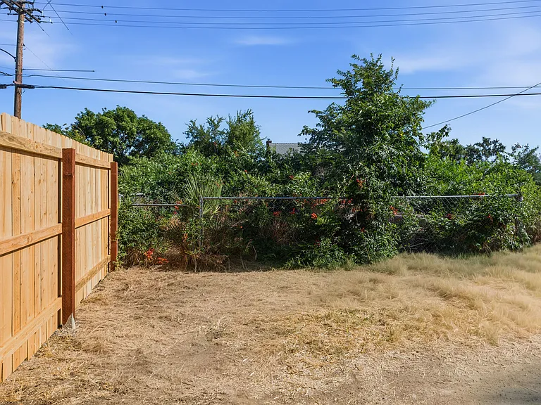627 S Chinowth St — Photo 10