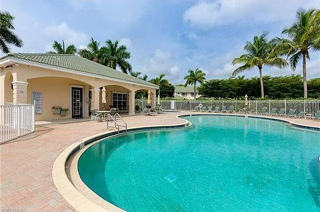 8248 Pacific Beach Dr — Photo 17